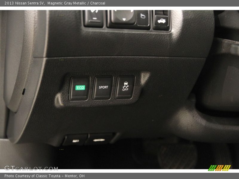 Magnetic Gray Metallic / Charcoal 2013 Nissan Sentra SV