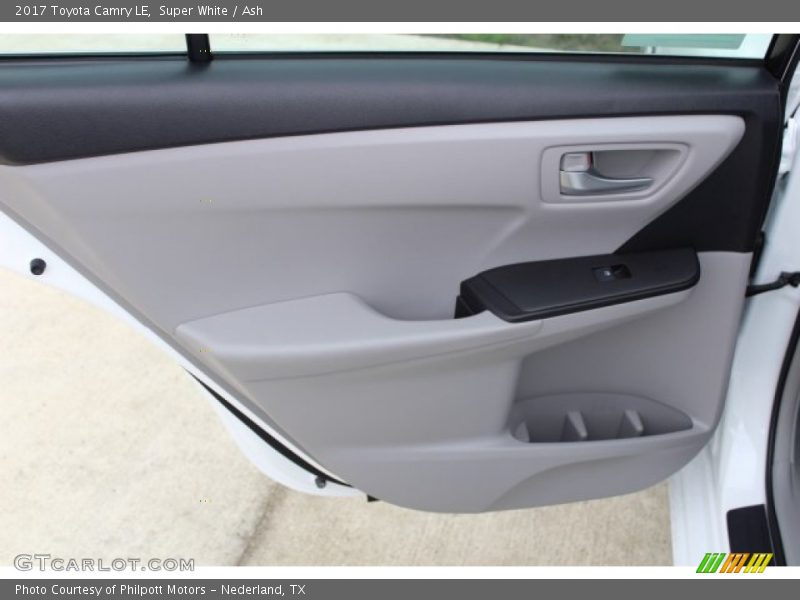 Super White / Ash 2017 Toyota Camry LE
