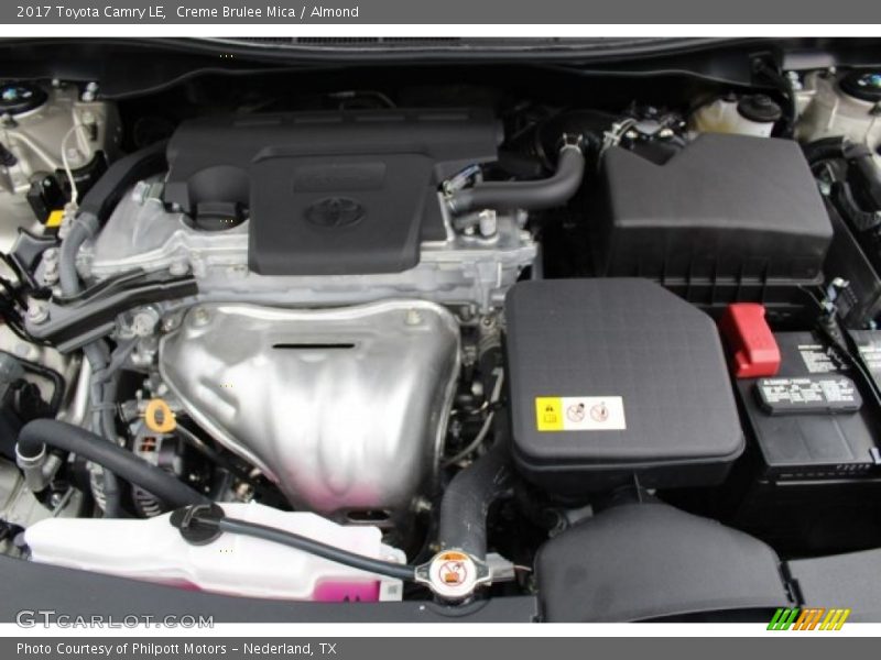 Creme Brulee Mica / Almond 2017 Toyota Camry LE