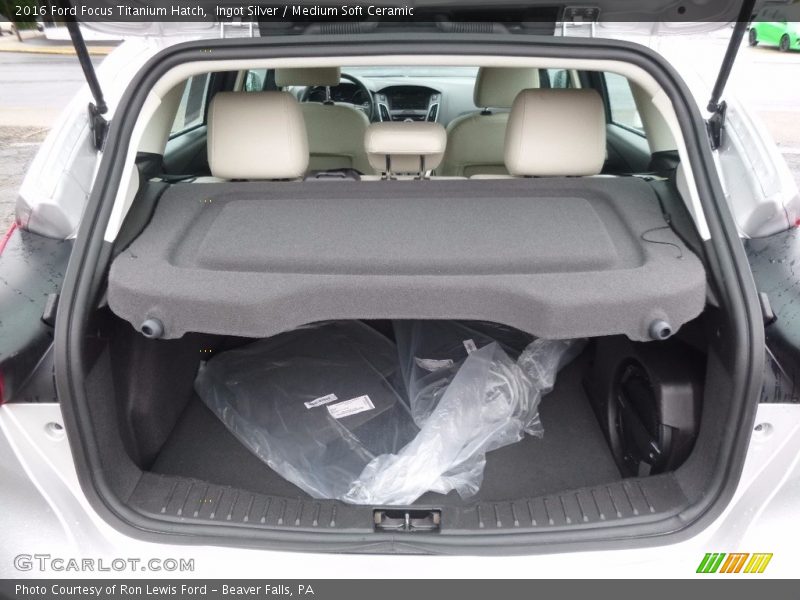 Ingot Silver / Medium Soft Ceramic 2016 Ford Focus Titanium Hatch