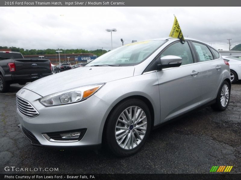 Ingot Silver / Medium Soft Ceramic 2016 Ford Focus Titanium Hatch