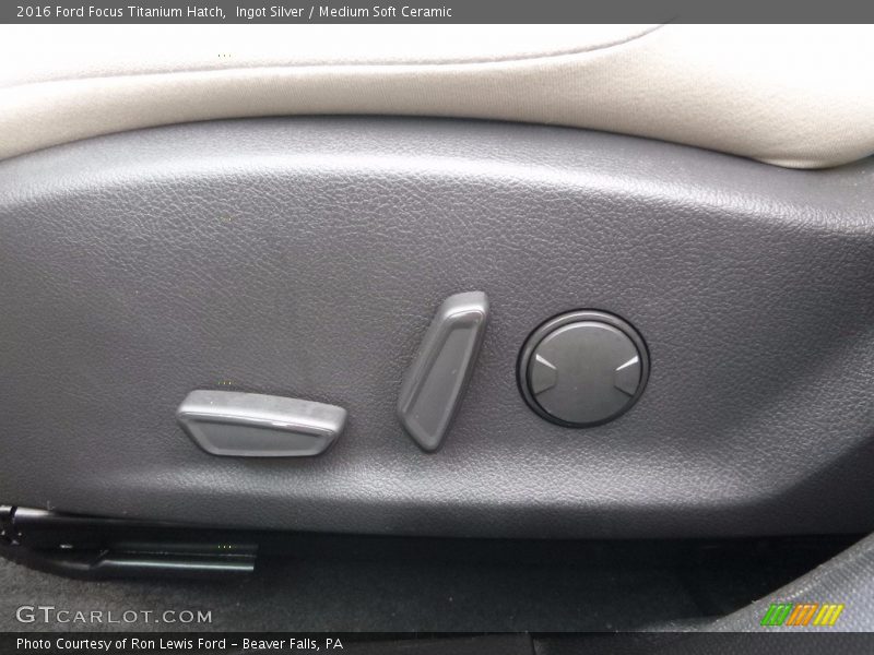 Ingot Silver / Medium Soft Ceramic 2016 Ford Focus Titanium Hatch
