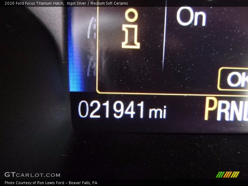Ingot Silver / Medium Soft Ceramic 2016 Ford Focus Titanium Hatch