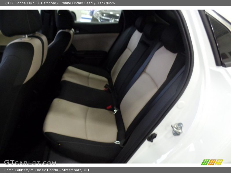 White Orchid Pearl / Black/Ivory 2017 Honda Civic EX Hatchback