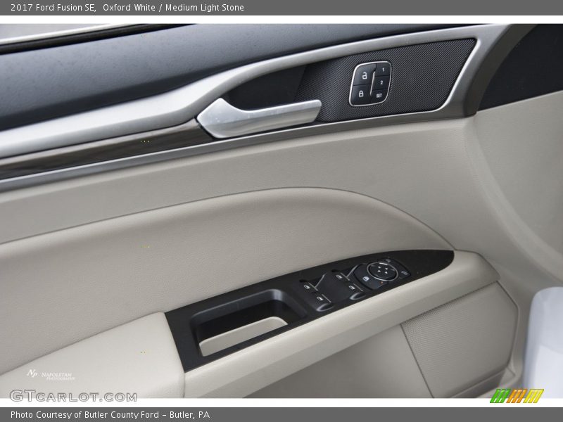 Oxford White / Medium Light Stone 2017 Ford Fusion SE