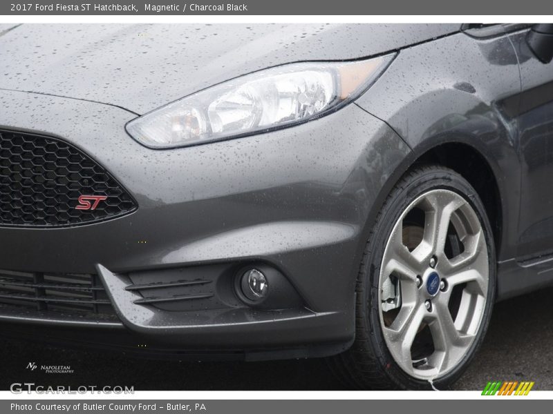 Magnetic / Charcoal Black 2017 Ford Fiesta ST Hatchback