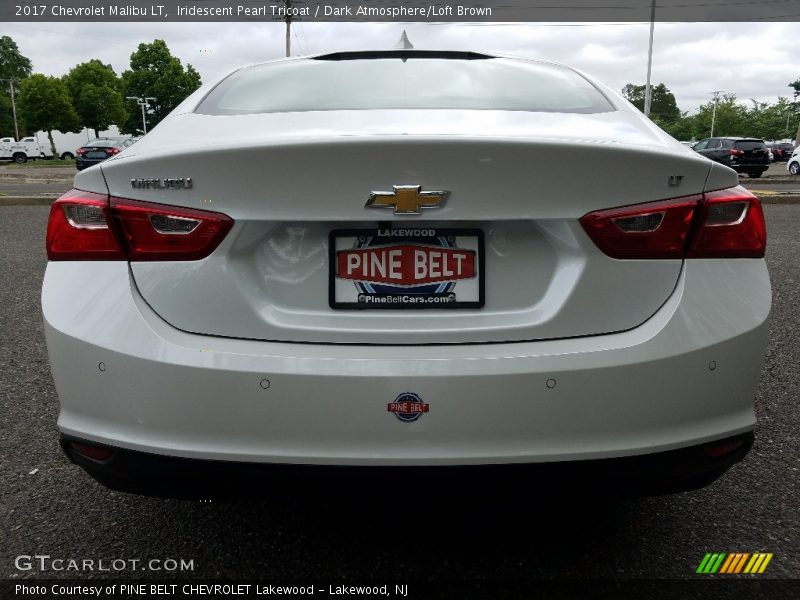 Iridescent Pearl Tricoat / Dark Atmosphere/Loft Brown 2017 Chevrolet Malibu LT