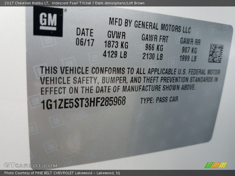Iridescent Pearl Tricoat / Dark Atmosphere/Loft Brown 2017 Chevrolet Malibu LT
