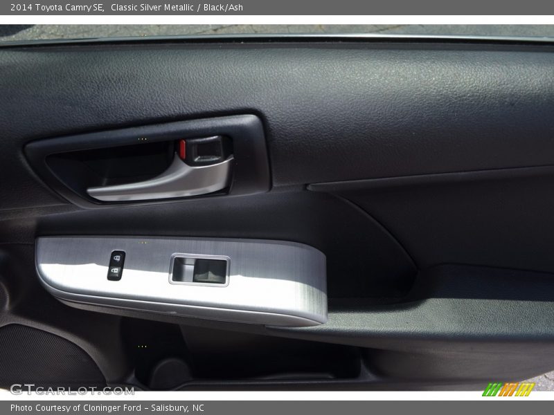 Classic Silver Metallic / Black/Ash 2014 Toyota Camry SE