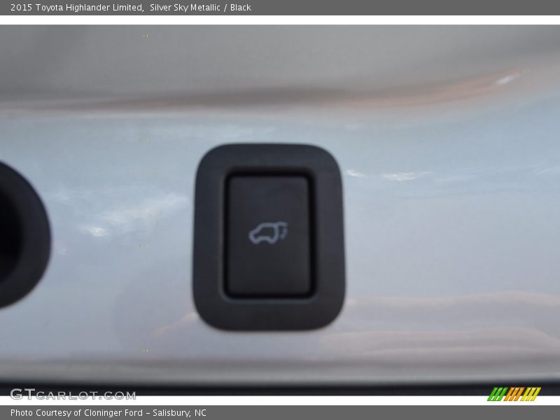 Silver Sky Metallic / Black 2015 Toyota Highlander Limited