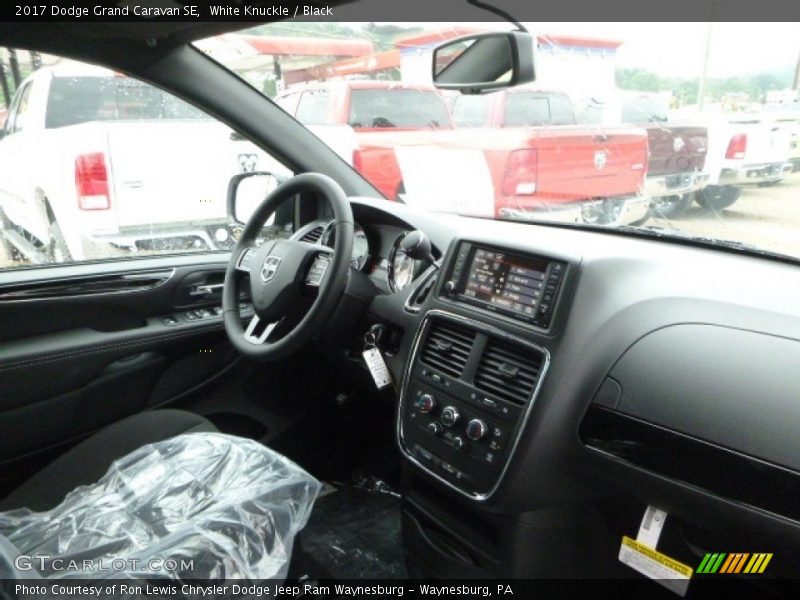 White Knuckle / Black 2017 Dodge Grand Caravan SE