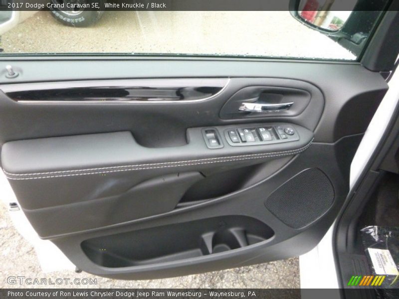White Knuckle / Black 2017 Dodge Grand Caravan SE