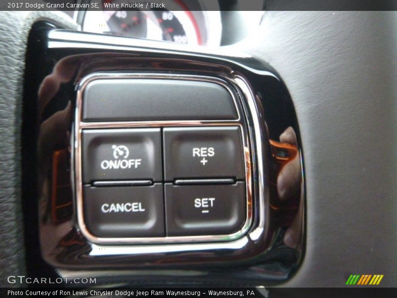 White Knuckle / Black 2017 Dodge Grand Caravan SE