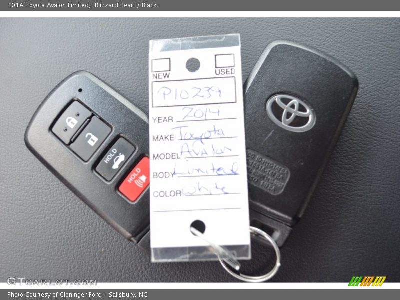 Blizzard Pearl / Black 2014 Toyota Avalon Limited