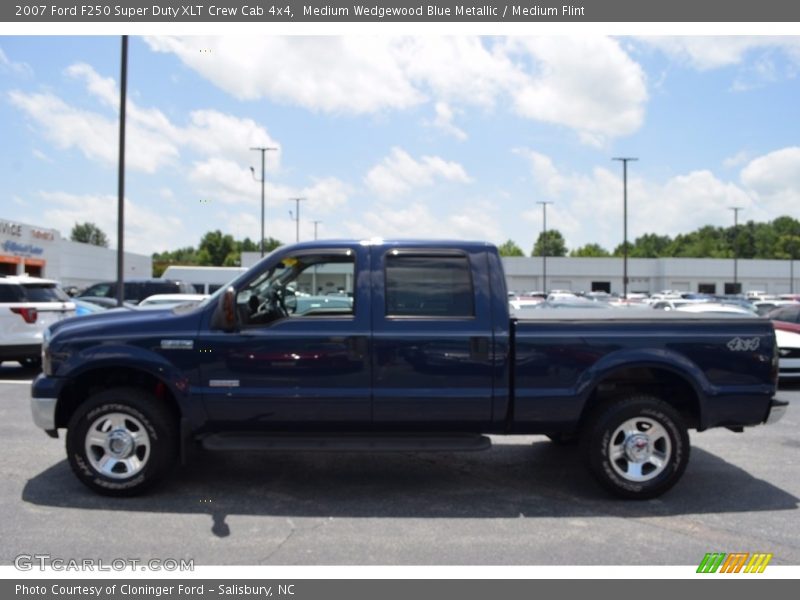 Medium Wedgewood Blue Metallic / Medium Flint 2007 Ford F250 Super Duty XLT Crew Cab 4x4