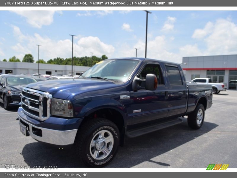 Medium Wedgewood Blue Metallic / Medium Flint 2007 Ford F250 Super Duty XLT Crew Cab 4x4