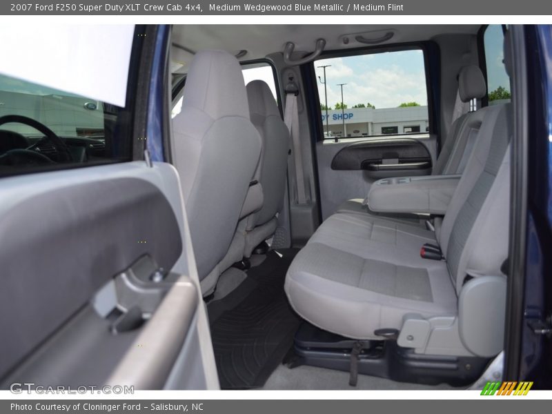 Medium Wedgewood Blue Metallic / Medium Flint 2007 Ford F250 Super Duty XLT Crew Cab 4x4
