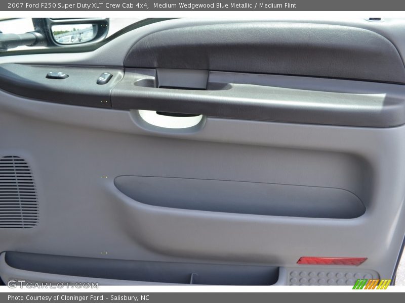 Medium Wedgewood Blue Metallic / Medium Flint 2007 Ford F250 Super Duty XLT Crew Cab 4x4