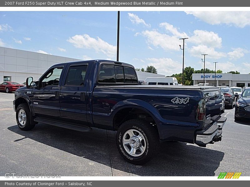 Medium Wedgewood Blue Metallic / Medium Flint 2007 Ford F250 Super Duty XLT Crew Cab 4x4