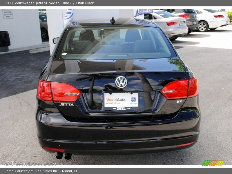 Black / Titan Black 2014 Volkswagen Jetta SE Sedan