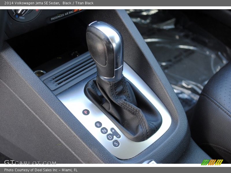 Black / Titan Black 2014 Volkswagen Jetta SE Sedan