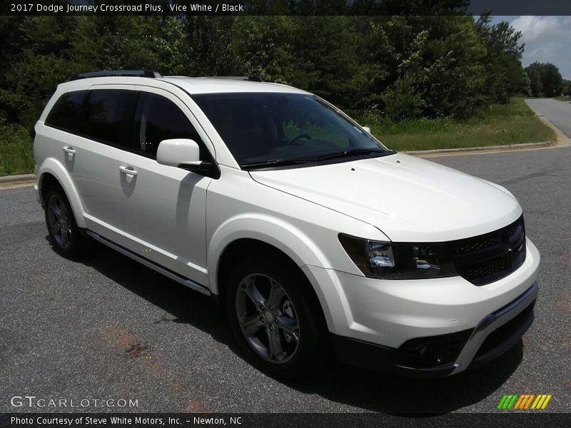Front 3/4 View of 2017 Journey Crossroad Plus