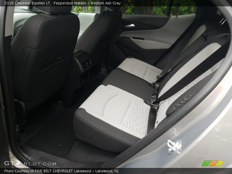 Pepperdust Metallic / Medium Ash Gray 2018 Chevrolet Equinox LT
