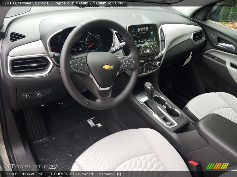 Pepperdust Metallic / Medium Ash Gray 2018 Chevrolet Equinox LT