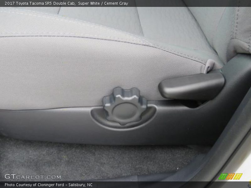 Super White / Cement Gray 2017 Toyota Tacoma SR5 Double Cab