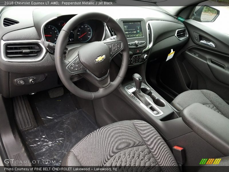 Pepperdust Metallic / Jet Black 2018 Chevrolet Equinox LT AWD