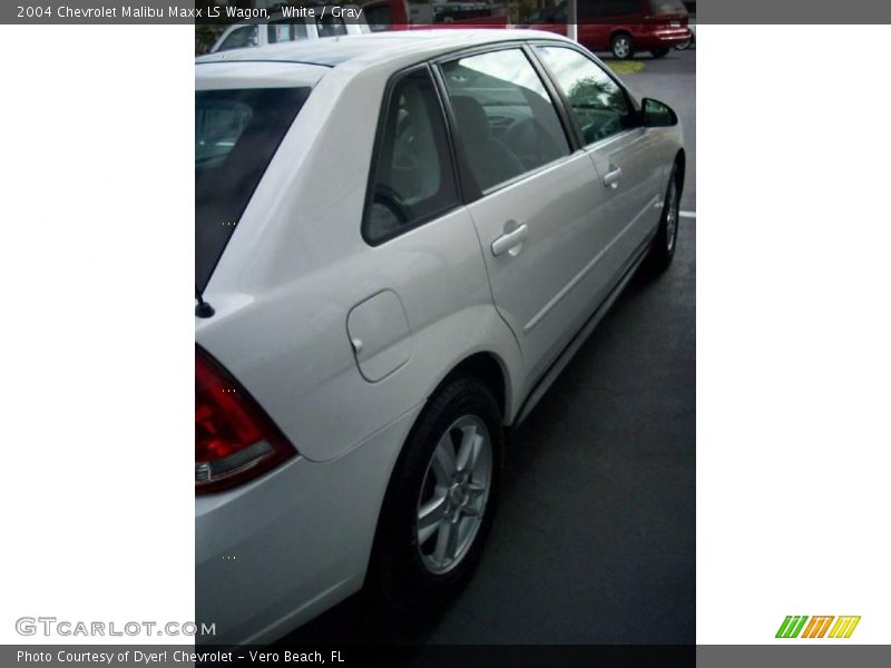 White / Gray 2004 Chevrolet Malibu Maxx LS Wagon