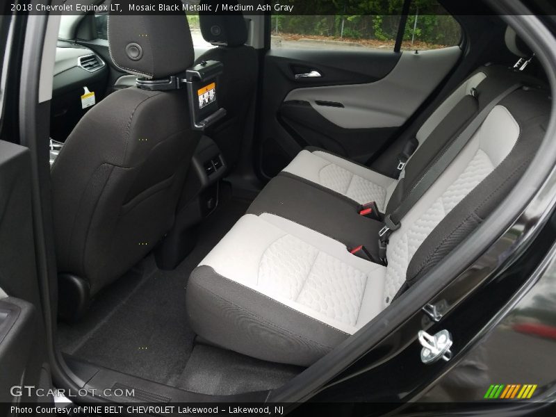 Mosaic Black Metallic / Medium Ash Gray 2018 Chevrolet Equinox LT