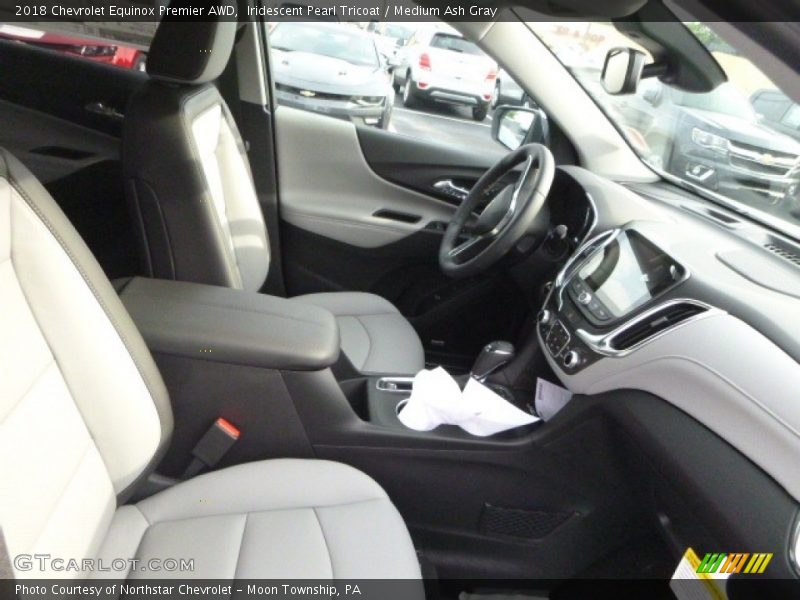Iridescent Pearl Tricoat / Medium Ash Gray 2018 Chevrolet Equinox Premier AWD