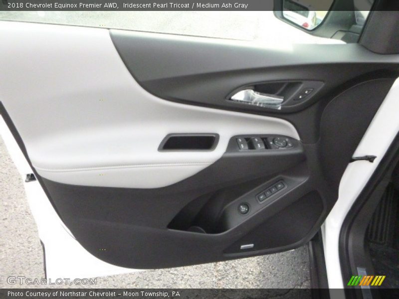 Iridescent Pearl Tricoat / Medium Ash Gray 2018 Chevrolet Equinox Premier AWD