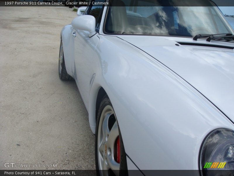 Glacier White / Cashmere 1997 Porsche 911 Carrera Coupe