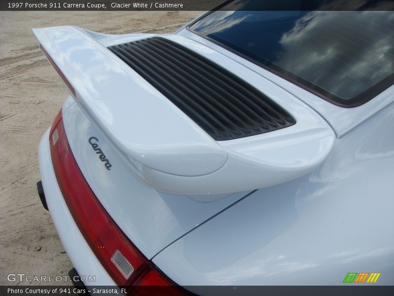 Glacier White / Cashmere 1997 Porsche 911 Carrera Coupe