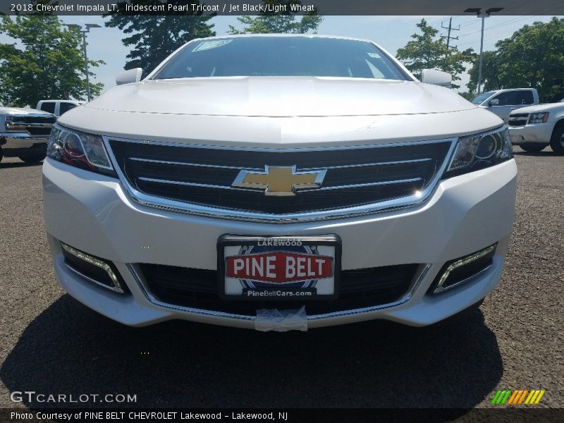 Iridescent Pearl Tricoat / Jet Black/Light Wheat 2018 Chevrolet Impala LT
