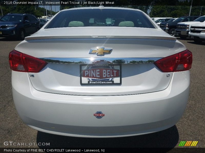 Iridescent Pearl Tricoat / Jet Black/Light Wheat 2018 Chevrolet Impala LT