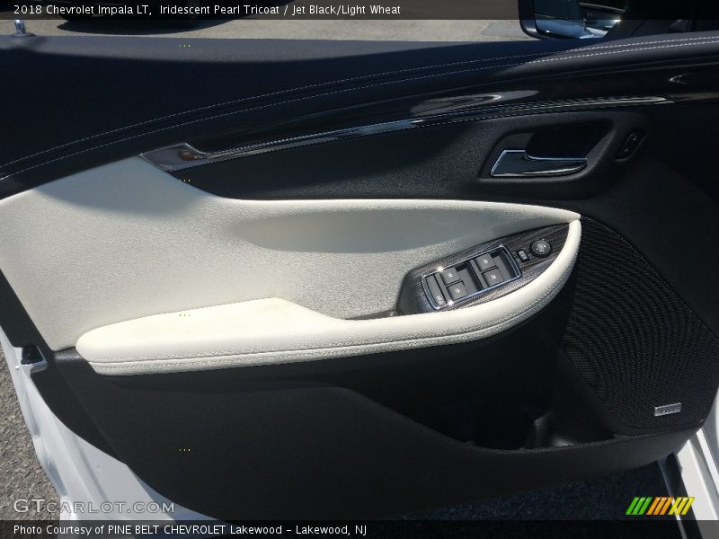 Iridescent Pearl Tricoat / Jet Black/Light Wheat 2018 Chevrolet Impala LT