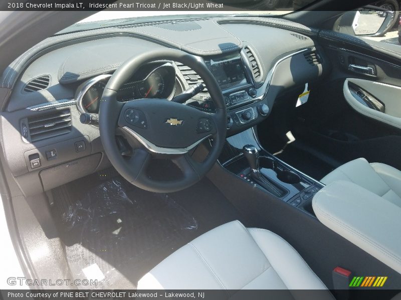 Iridescent Pearl Tricoat / Jet Black/Light Wheat 2018 Chevrolet Impala LT