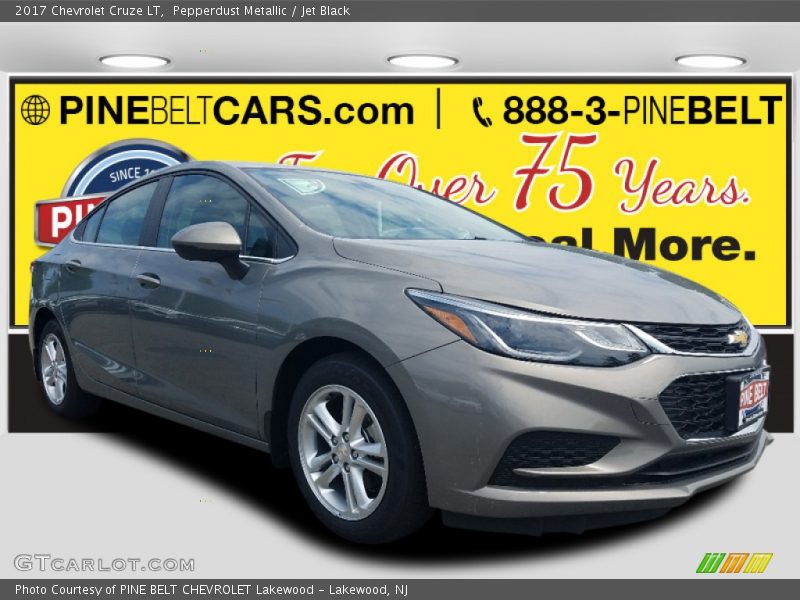 Pepperdust Metallic / Jet Black 2017 Chevrolet Cruze LT