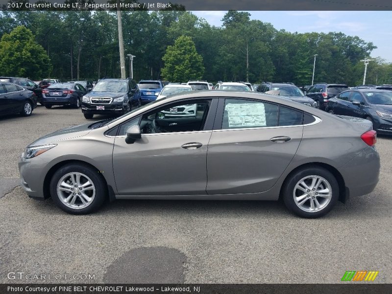 Pepperdust Metallic / Jet Black 2017 Chevrolet Cruze LT