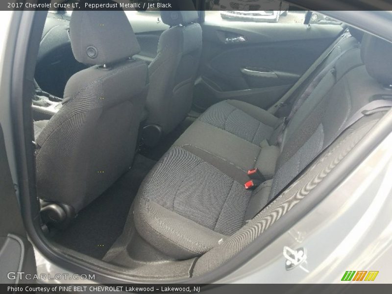 Pepperdust Metallic / Jet Black 2017 Chevrolet Cruze LT