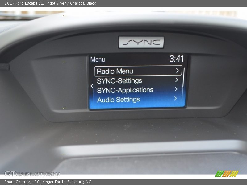 Ingot Silver / Charcoal Black 2017 Ford Escape SE