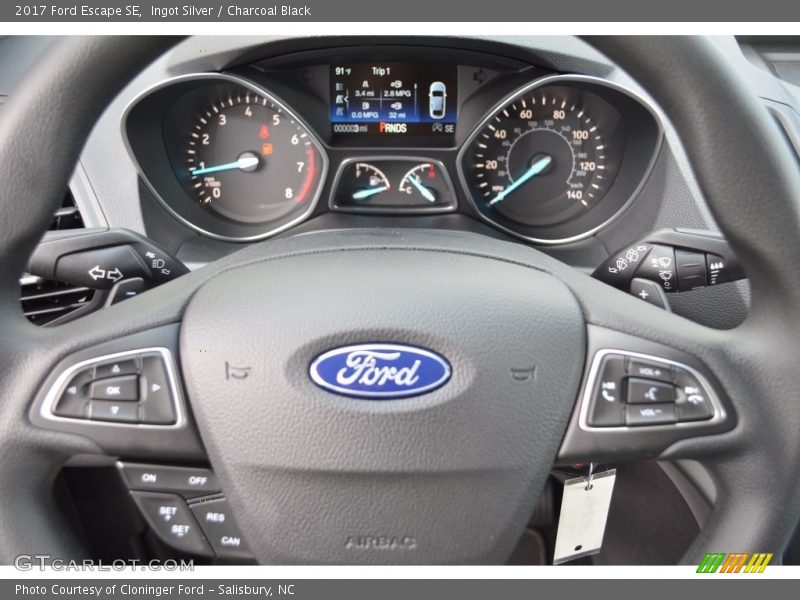 Ingot Silver / Charcoal Black 2017 Ford Escape SE