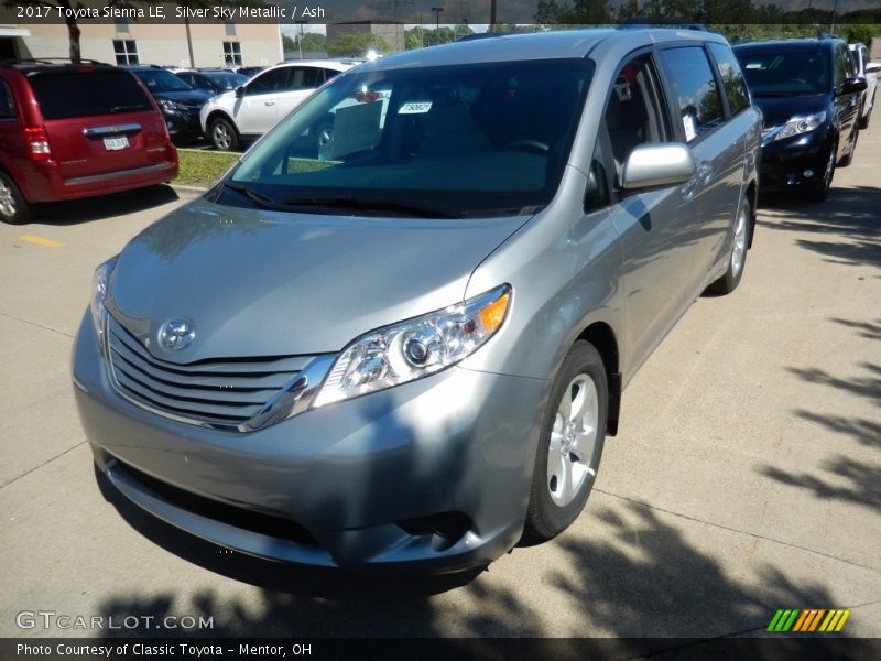 Silver Sky Metallic / Ash 2017 Toyota Sienna LE