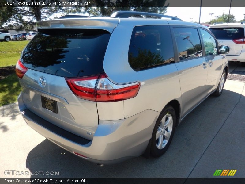 Silver Sky Metallic / Ash 2017 Toyota Sienna LE