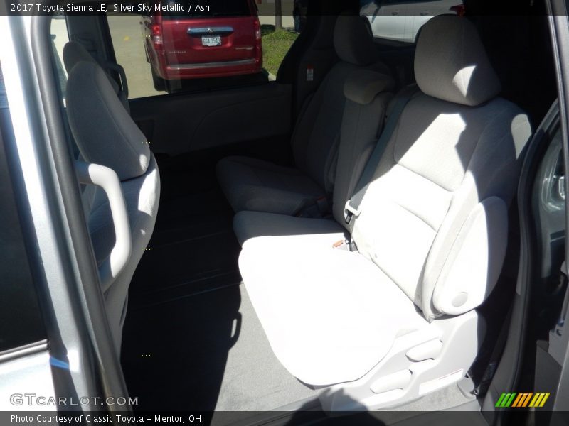 Silver Sky Metallic / Ash 2017 Toyota Sienna LE