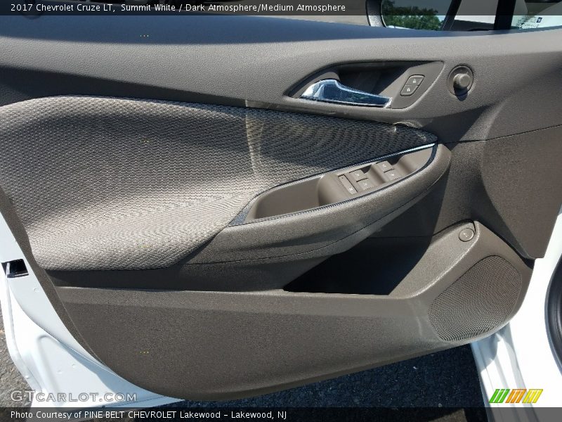 Summit White / Dark Atmosphere/Medium Atmosphere 2017 Chevrolet Cruze LT