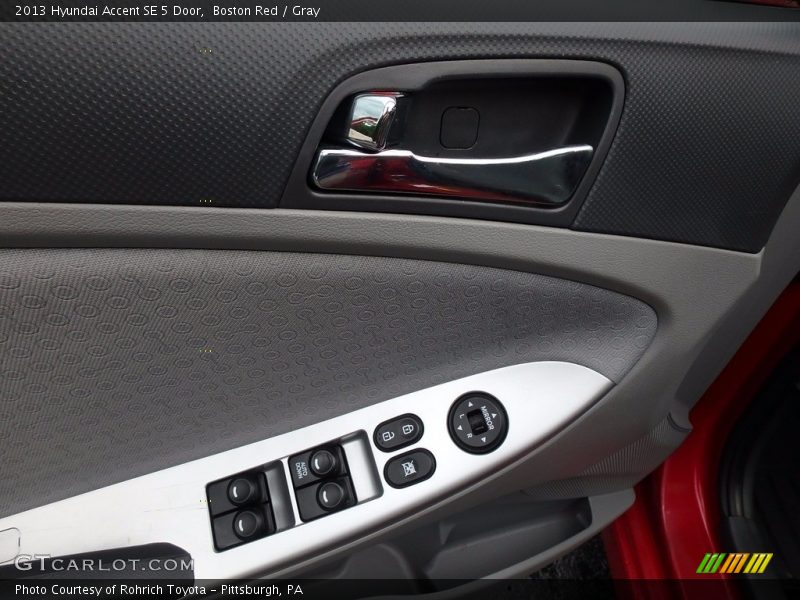 Boston Red / Gray 2013 Hyundai Accent SE 5 Door